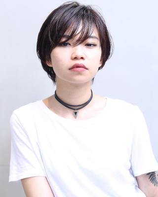 オシャレショートレイヤー　ダークアッシュ　大須