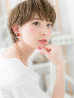 前下がり＆斜めバングの女っぽマッシュ　ボーイッシュショート