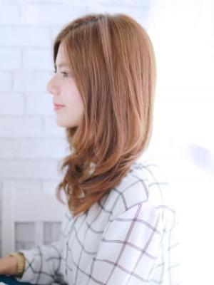 動きのある内巻きスタイル