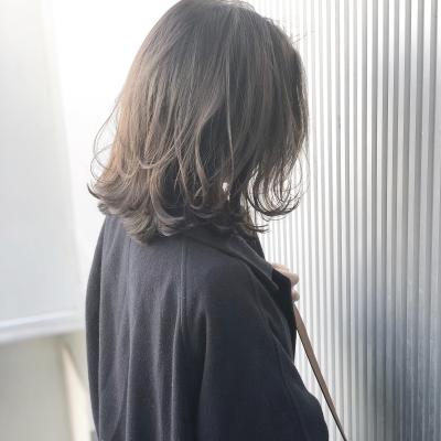切りっぱなしのグレージュボブ