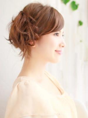 大人のオシャレなアップスタイル
