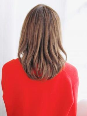かきあげバングの内巻きレイヤースタイル