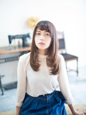 ツヤ髪ナチュラルストレート