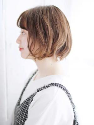 シースルーバングのニュアンスカールボブ