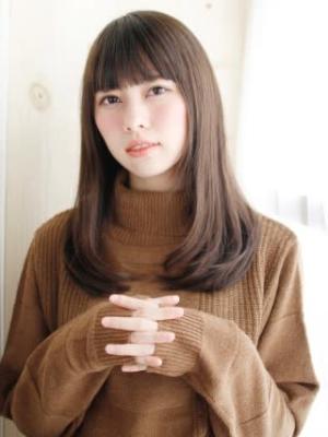 重め毛先のナチュラルワンカールスタイル