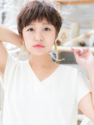 大人かわいい♪斜めバングのアシメショート　ボリュームカール