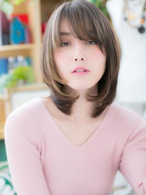 斜めバングで小顔見せ…大人ボブディニュアンスカール