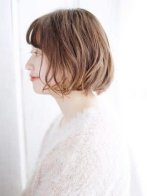 シースルーバングのニュアンスカールボブ