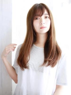 大人可愛いナチュラルストレートスタイル