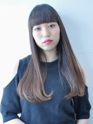 顔まわりレイヤー前髪ありイメチェンレイヤーカットこなれミディ