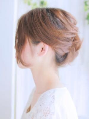 大人のゆるかわいいアップスタイル