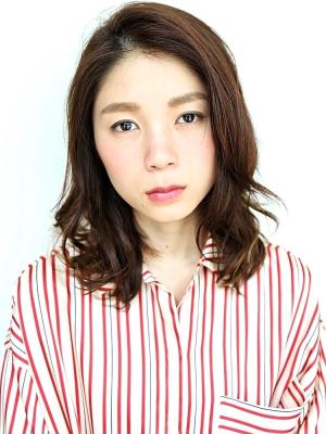 愛され小顔ミディアムロブ