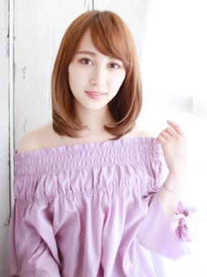 厚め前髪の内巻きワンカールスタイル