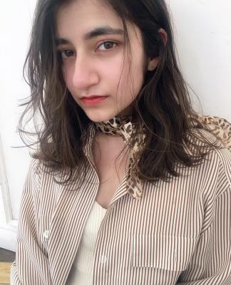 抜け感のある柔らかいナチュラルパーマセミミディ３