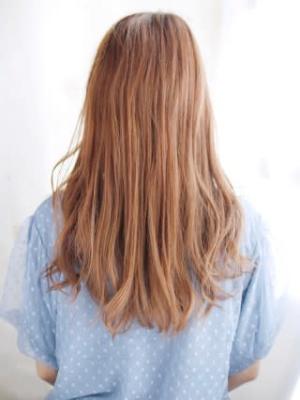 かきあげバングのミックスカールスタイル