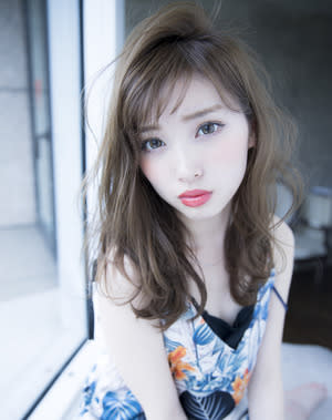 エストリア栄店 オトナ可愛い前髪流しめセミロングby平岩