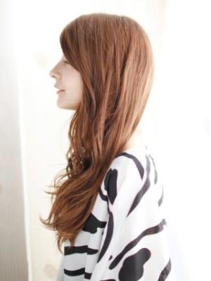 かきあげバングのミックスカールスタイル