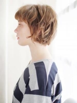 ふわくしゅカールのショートボブ