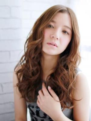 大人ロングのミックスカールスタイル