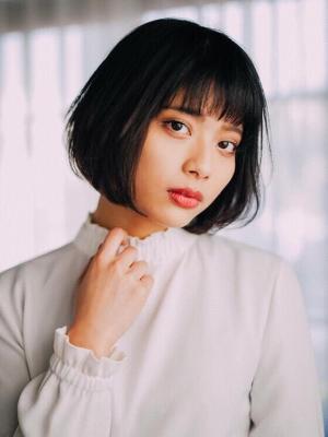 内巻きショートボブスタイル