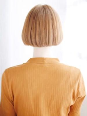 ハイトーンセンターパートボブ