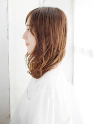 長め前髪のミックスカールスタイル
