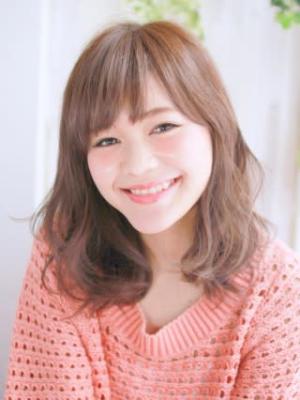 ルーズカールが人気の抜け感パーマスタイル