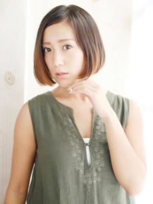 かきあげ前髪のワンカールボブスタイル