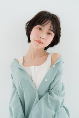 透けバング×ダイヤモンドショート