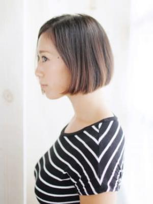 かきあげ前髪のワンカールボブスタイル