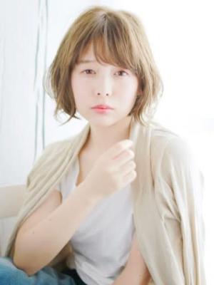 細かいトップカールのバルーンボブ