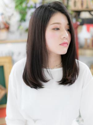 かきあげバング×黒髪のツヤ感色っぽセミディ　ニュアンスカール