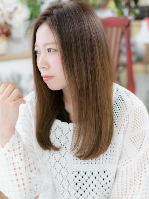 大人かわいいセンターパート美髪ストレート　エレガントロング