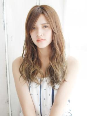 ナチュラルグラデーションのミックスカールスタイル    