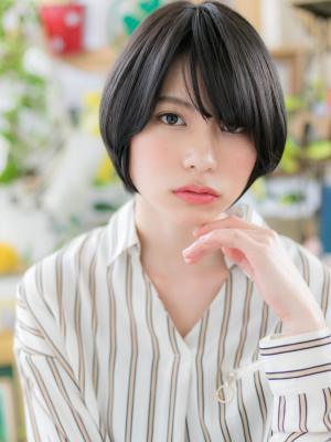 王道！前下がり＆黒髪☆小顔ひし形ストレート　マッシュボブ