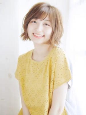 外ハネバルーンボブスタイル