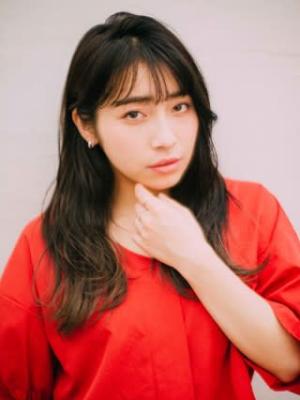 シースルー前髪×外ハネロング