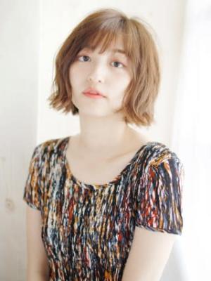 外ハネバルーンボブスタイル