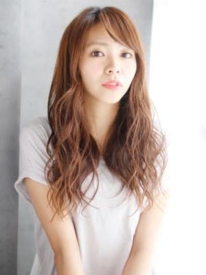 セミウエットのミックスカールスタイル