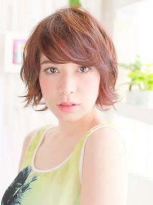 カジュアルルーズなショートヘアー