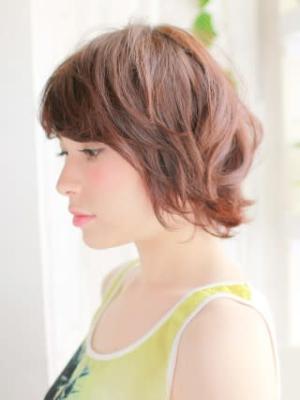 カジュアルルーズなショートヘアー
