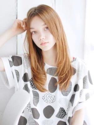 ナチュラル内巻きストレートスタイル