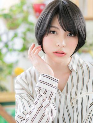 王道！前下がり＆黒髪☆小顔ひし形ストレート　小顔