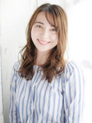 セミウエットのミックスカールスタイル