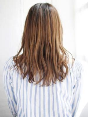 セミウエットのミックスカールスタイル