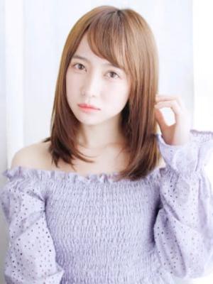 ツヤ感ナチュラルストレートスタイル