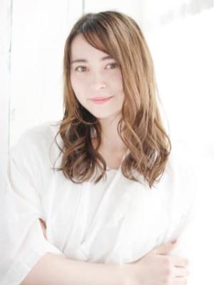 セミウエットのミックスカールスタイル