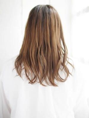 セミウエットのミックスカールスタイル