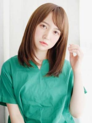 ツヤ感ナチュラルストレートスタイル