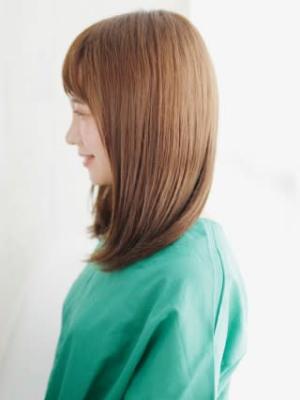 ツヤ感ナチュラルストレートスタイル